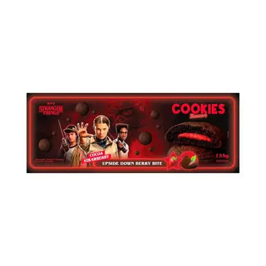 Yummers Stranger Things Chocolate Strawberry kakaós keksz eperízű töltelékkel 135g